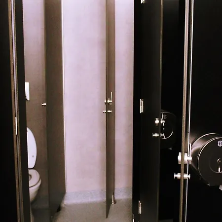Royal Hostel *